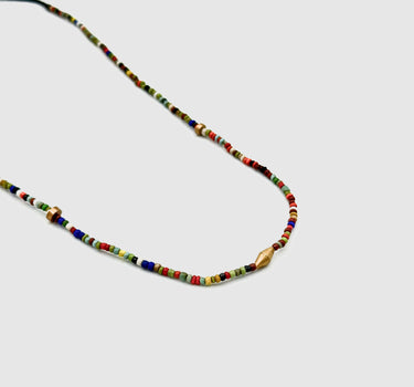 Collier de perles multicolores