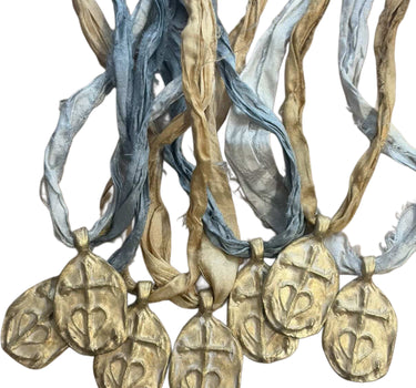 Medium Camargue Cross medal