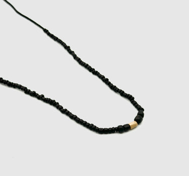 Collier de perles noires