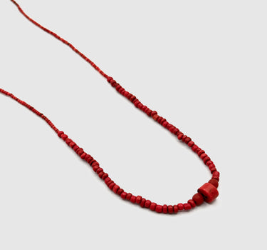 Collier de perles rouges