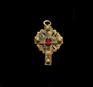 Croix Pierre rouge