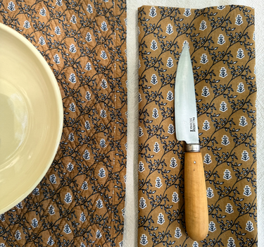 Serviette de table  ocre croix camarguaise